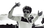 Eshgh Nemikhabeh (Remix) by Mansour